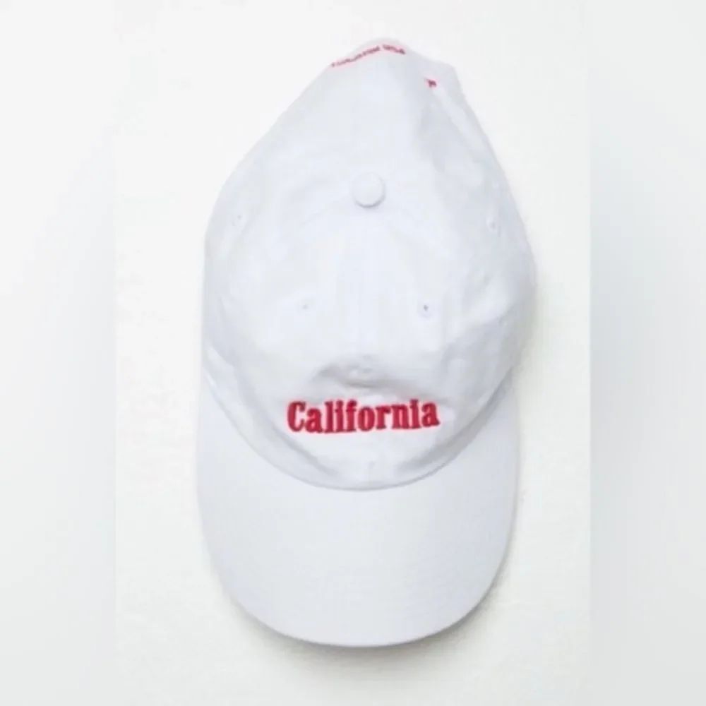 PacSun white baseball cap with red California embroidery - NEWHATTAN￼